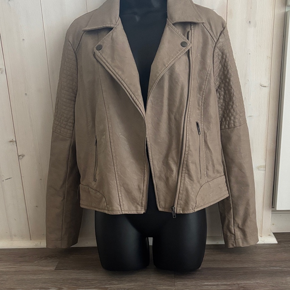 BB Dakota Taupe Faux Leather Jacket size Medium